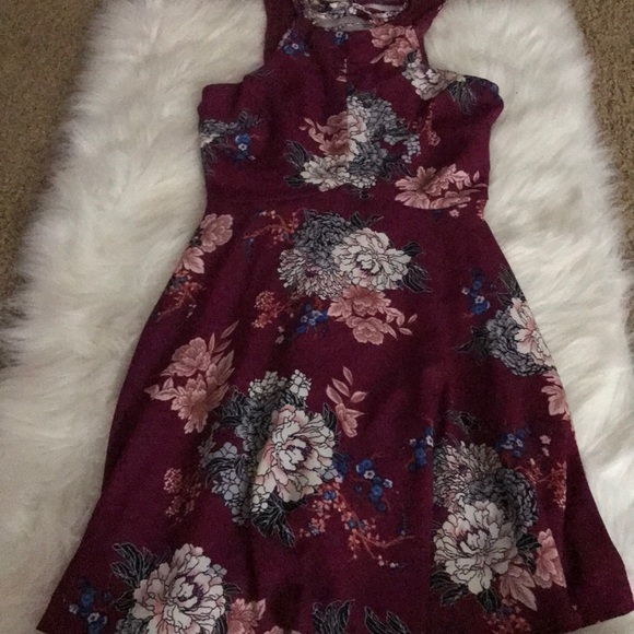 Dress - Picture 2 of 4